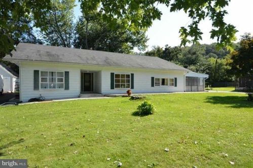 4221 Conewago Rd, York, PA 17315-3235