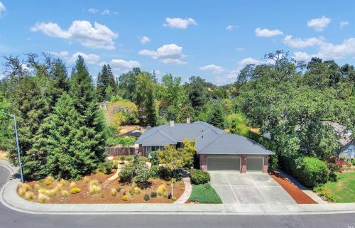 154 Santa Fe Ct, Vacaville, CA 95688-3558