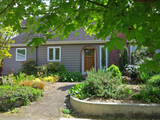 5232 Clackamas St, Portland OR  97220-5643 exterior