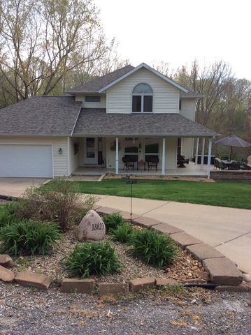 18623 Hilltop Rd, Petersburg, IL 62675-7529