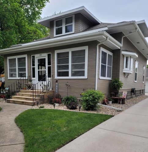 1011 6th Ave, Mountain Lake, MN 56159-1326