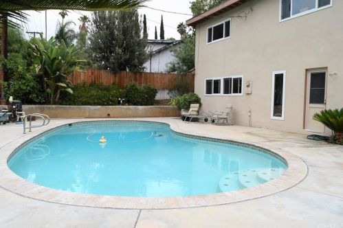 801 Apache Trl, Riverside CA  92507-6037 exterior