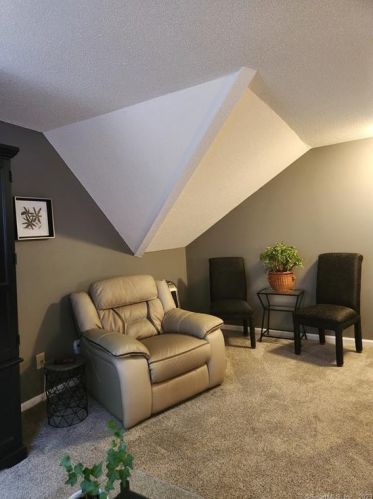 79 Cedarcrest Ct, Huntington CT  06484-3858 exterior