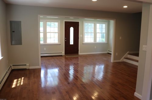 66 Hamburg Rd, Parsippany, NJ 07054-3143