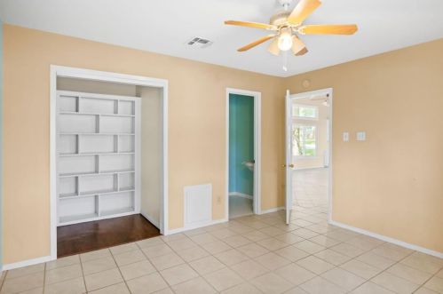 203 Deep Dl Ln, Conroe TX  77304-1249 exterior