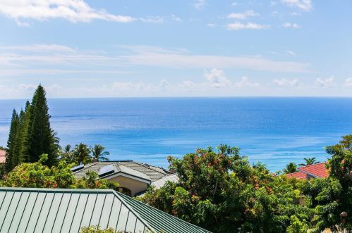 1205 Ikena Cir, Honolulu HI  96821-2561 exterior