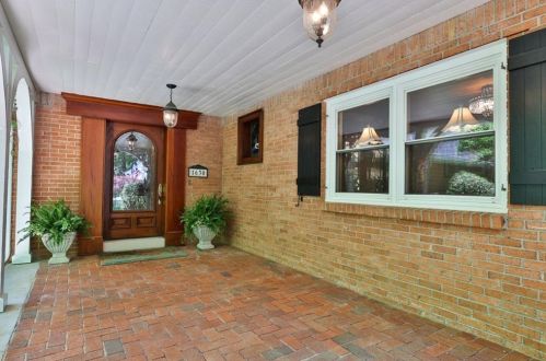 1630 Brandon Hall Dr, Atlanta GA  30350-3703 exterior