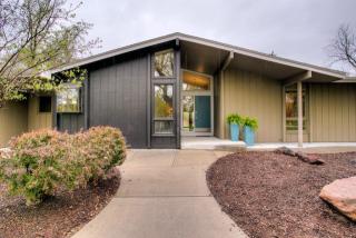 10901 Walling Cir, Omaha, NE 68144-3125