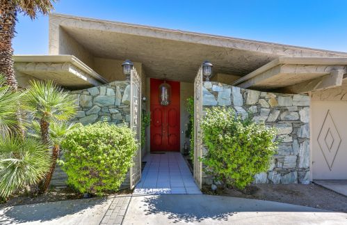 2232 Toledo Ave, Palm Springs, CA 92264-9528