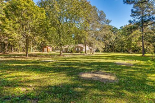 125 Atkinson Ln, Bonneau, SC 29431-3532