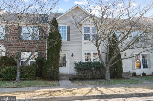 9977 Shortbread Way, Bristow, VA 20136-2563