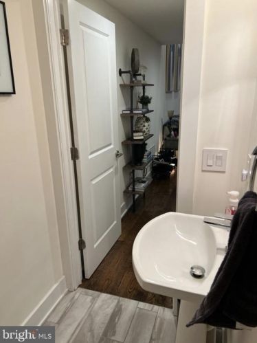 2443 Manton St, Philadelphia PA  19146-2433 exterior