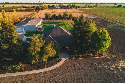12684 Tokay Colony Rd, Lodi, CA 95240-9528