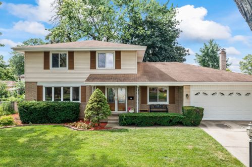 339 Munroe Cir, Des Plaines, IL 60016-5979