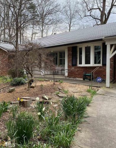 6845 Heathfield Dr, Atlanta GA  30328-2035 exterior