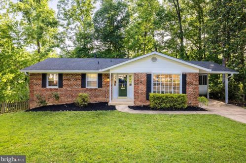 6314 Gormley Pl, Springfield, VA 22152-1938
