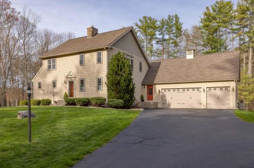 888 Mcintyre Rd, Portsmouth, NH 03801-2758