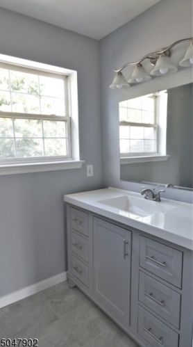 55 Saxton Dr, Hackettstown NJ  07840-1742 exterior