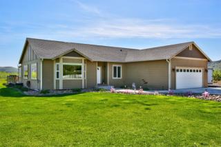 381 Briskey Ln, Goose Prairie, WA 98937-9607