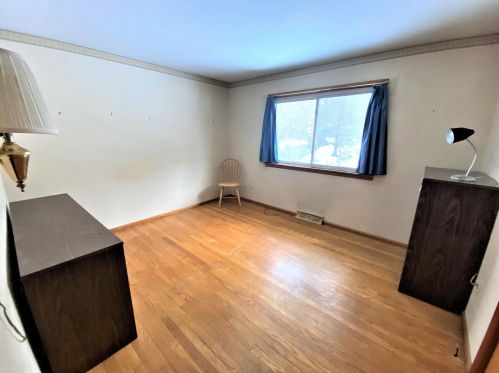 747 Newton St, Gary IN  46405-1131 exterior