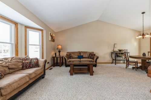 1176 Westport Ridge Ct, Bull Valley, IL 60014-2731