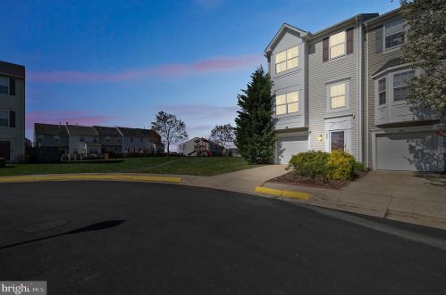 261 Golden Larch Ter, Leesburg, VA 20176-4032