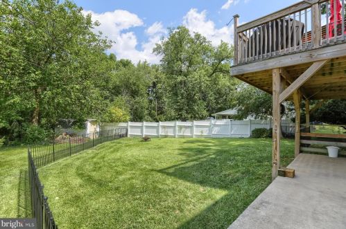 1501 Robert Rd, Lancaster PA  17601-5632 exterior