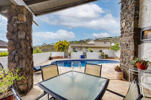 5361 Poola St, Honolulu HI  96821-1536 exterior