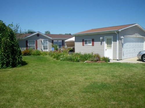 861 Peach Tree St, Urbana, IL 61802-7381