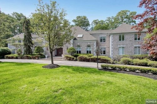 3 Pond Rd, Upper Saddle River, NJ 07458-2950