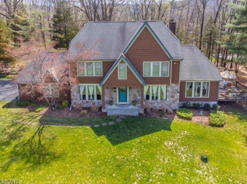 20 Old Cedar Dr, Sparta, NJ 07871-3549