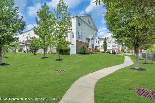 333 Princeton Ct, Tinton Falls NJ  07702-4058 exterior