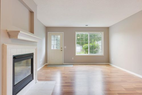 2093 Gresham Ave, Saint Paul MN  55128-4409 exterior