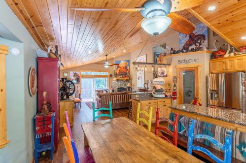 14175 Pathway Ave, Truckee CA  96161-6228 exterior