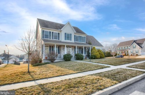 10 Old Coach Ln, Carlisle, PA 17013-8794