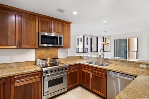 1199 Bishop St, Honolulu, HI 96813-2874