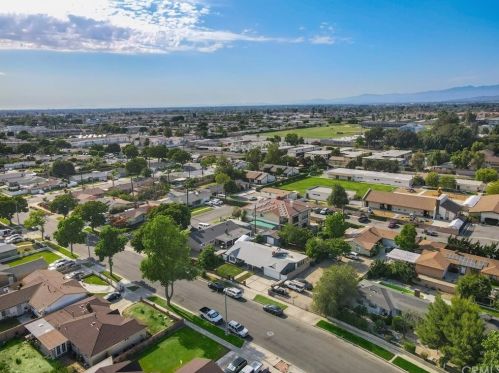 3223 Stonybrook Dr, Anaheim CA  92804-3023 exterior