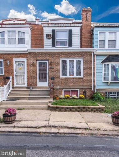 7115 Marsden St, Philadelphia, PA 19135-1222