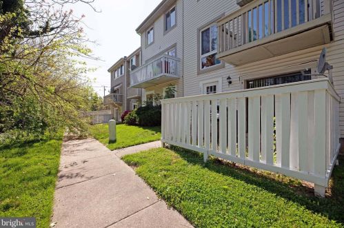 12877 Cara Dr, Woodbridge, VA 22192-2730