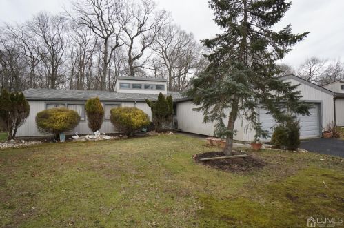 149 Dawn Ct, Old Bridge, NJ 08857-1968