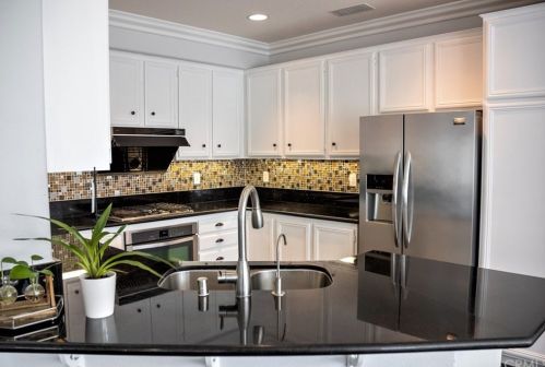 1 Lilac, Irvine CA  92618-6908 exterior