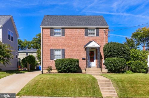 5109 3rd St, Arlington, VA 22203-1213