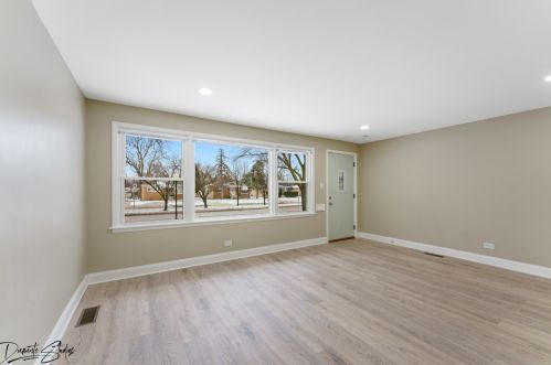 244 Wolf Rd, Hillside, IL 60162-1609