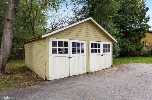 135 Warwick Rd, Tavistock NJ  08033-3706 exterior