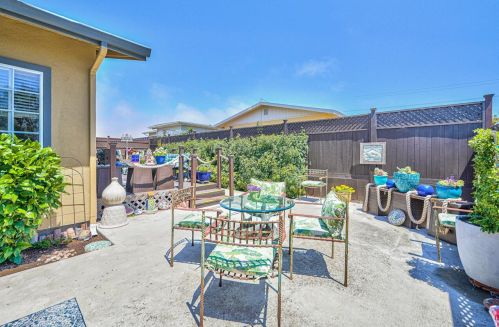 1312 Flores St, Seaside CA exterior