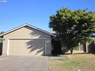 1611 Briarwood Dr, Vancouver, WA 98683-8947