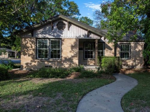 552 Brookhurst Dr, Dallas, TX 75218-2189