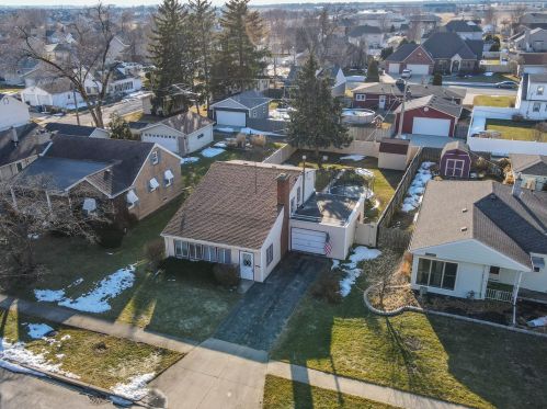 225 Hickory St, Manteno, IL 60950-1420