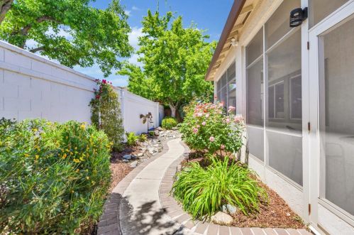 9493 Emerald Cove Ln, Elk Grove CA  95758-3612 exterior