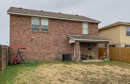 8133 Elvis Ct, Fort Worth TX  76134-4150 exterior